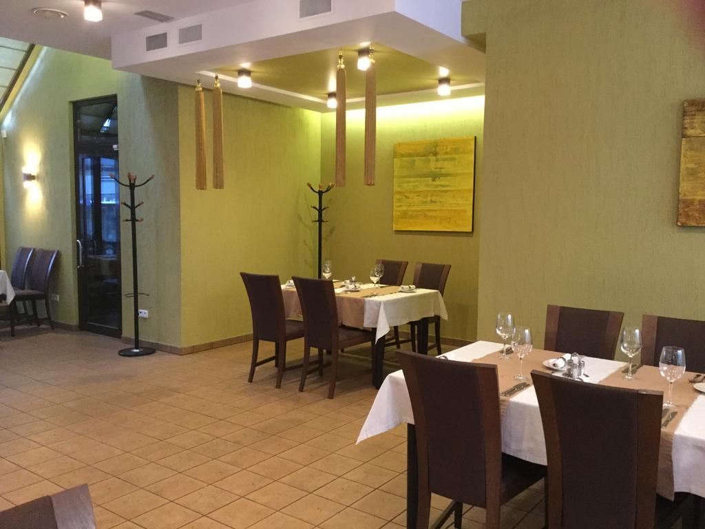 Hotel Senas Namas Алитус Экстерьер фото